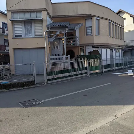 D Ibukic Apartamento Bihać